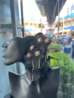 Flower Statement Earrings - Gold-Plated Rhinestone