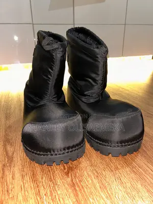 Takalman Derby Na Balenciaga Na Maza Na Fata