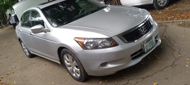 Honda Accord 2009 Silver - 1