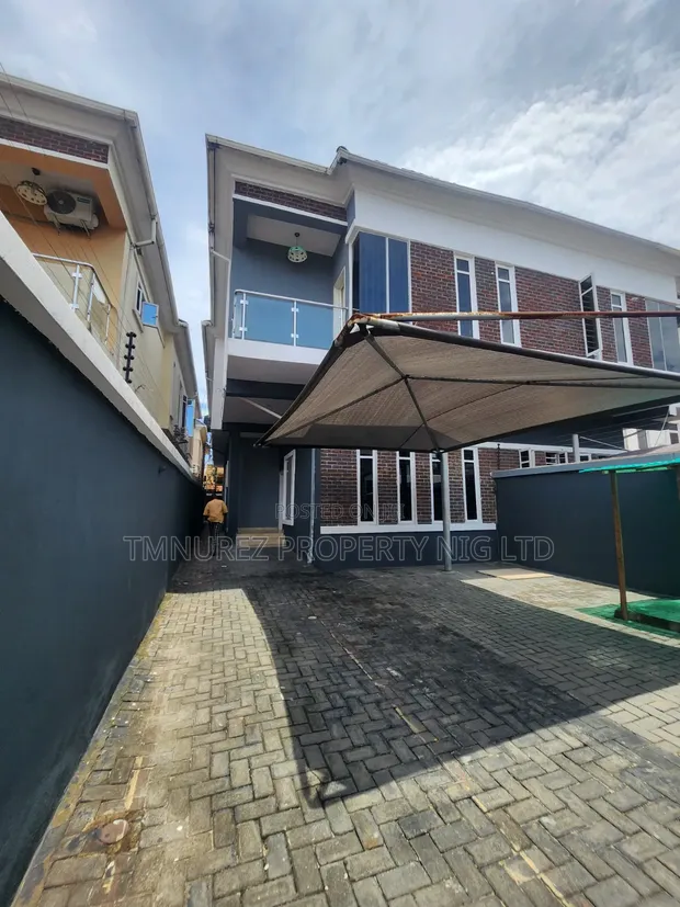 4 Bedroom Duplex for Rent a Chevron - 1