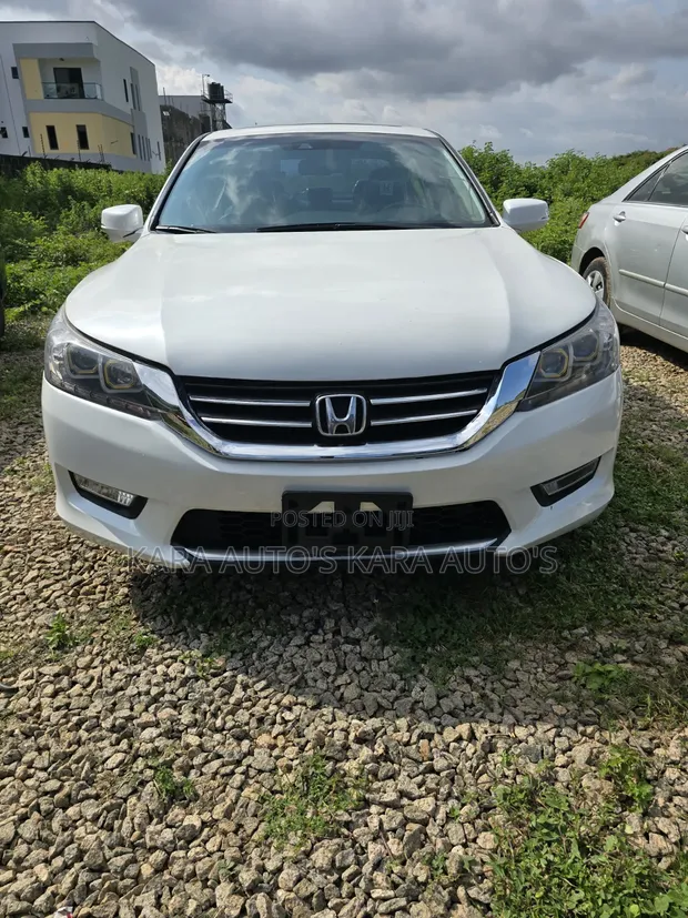 Honda Accord 2015 White - 1