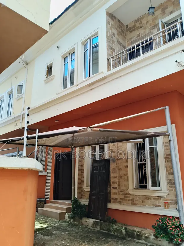 4 Bedroom Duplex don haya a Iberra Estate, Chevron - 1