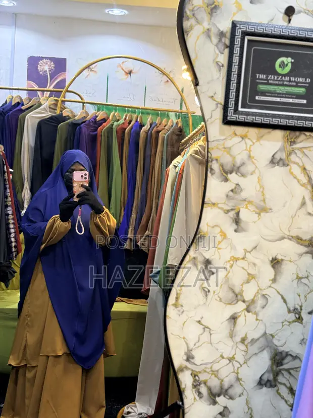 Gown da Hijab Mai Girma Biyu - 1