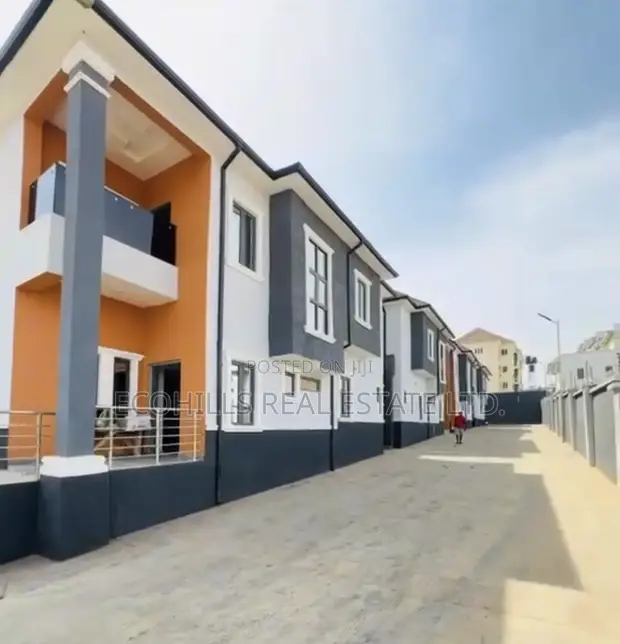 4 Bedroom Townhouse/Terrace in Lifecamp for Sale - 1