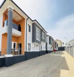4 Bedroom Townhouse/Terrace a Lifecamp don Siyasa