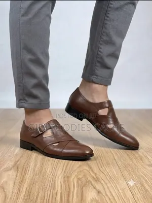 Men's Modern Cross-Strap Buckle Sandals