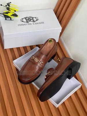 Roberto Cavalli Takalmi Mazan Baki Na Fatawar Fata Mai Sarkar Logo