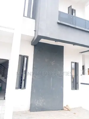 4 Bedroom Semi-Detached Duplex in United Estate, Sangotedo