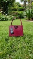 Jakar Kafada Ta Mata Launi Burgundy - 1