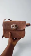 Jakar Kafada Ta Mata Launi Burgundy - 4