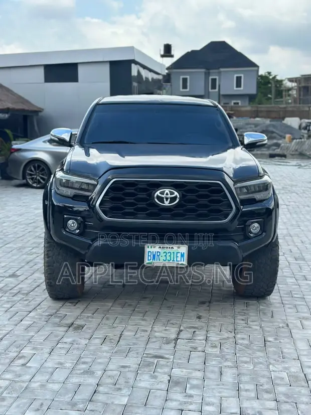 2012 Toyota Tacoma Black - 1