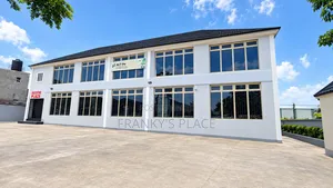Plaza for Rent - 800 sqm Commercial Space