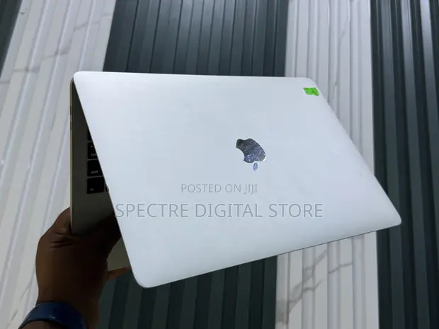 Apple MacBook Pro 2018 13-inch - 1