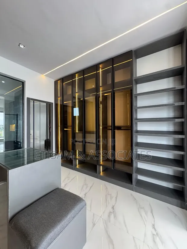 Furnished 5-Bedroom Duplex a cikin Cowrie Estate, Ikate don Siyarwa - 1