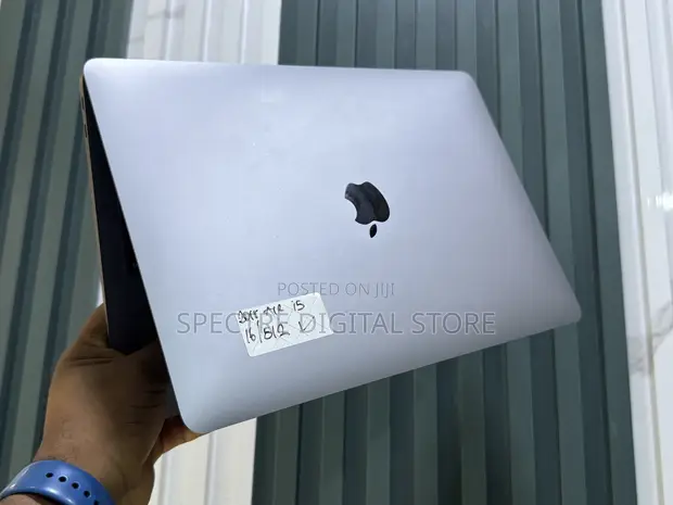 Apple MacBook Air 2018 13-inch Core i5 16GB RAM 512GB SSD - 1