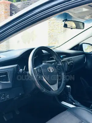 Toyota Corolla SE Sedan ta 2014