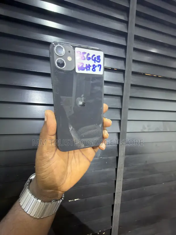 Apple iPhone 11 256GB Black - 1