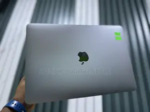 Apple MacBook Pro 2022 M2 16GB RAM 512GB SSD