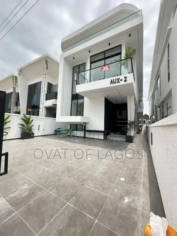 5 Bedroom Duplex with Pool & BQ in Orchid, Lekki - 1