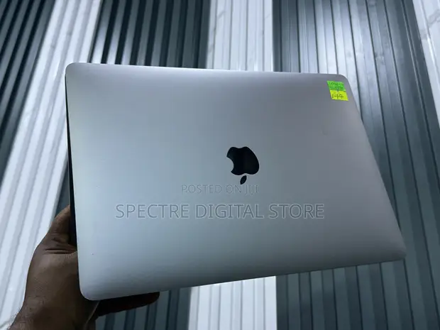 Apple MacBook Pro 2019 15" 32GB RAM 1TB SSD - 1