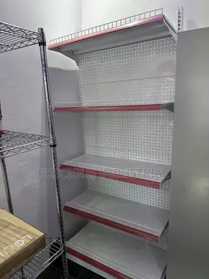 Sabbin Shelves na Supermarket