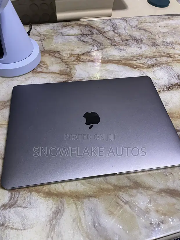 Apple MacBook Pro 2017 8GB RAM, 256GB SSD - 1