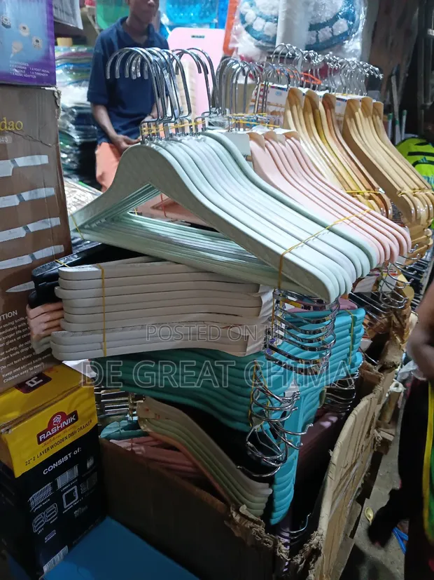 Quality Plastic 12pcs Hanger - 1