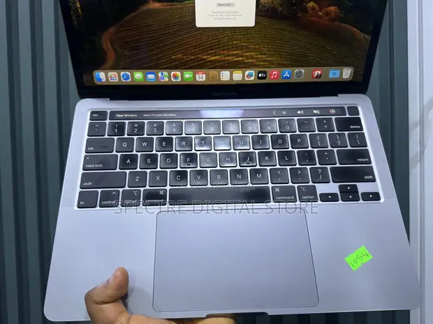 Apple MacBook Pro 2020 13" 8GB RAM, 256GB SSD - 1