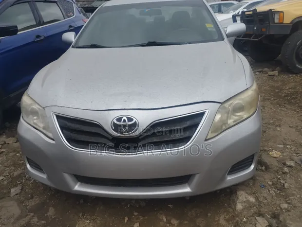 Toyota Camry 2008 Silver - 1