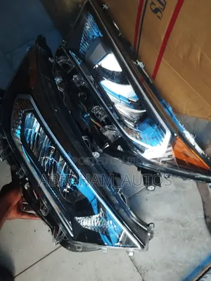 Set Farar Haske na Toyota RAV4 2020