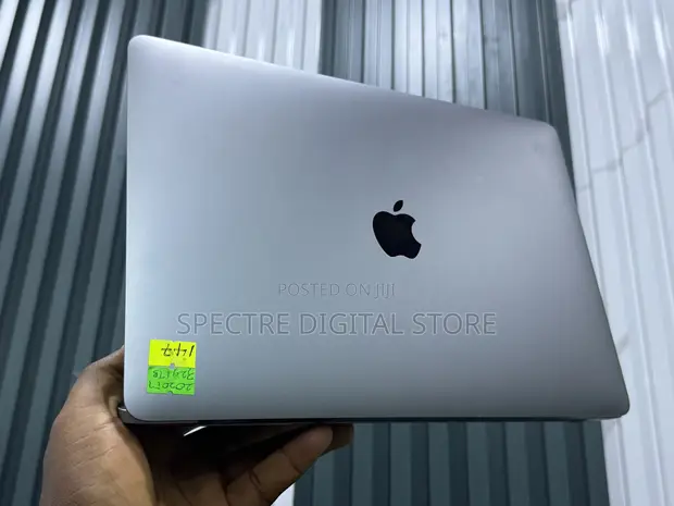 Apple MacBook Pro 2020 32GB RAM Intel Core i7 1TB SSD - 1