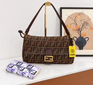 Fendi Handbag da Wallet Kyauta
