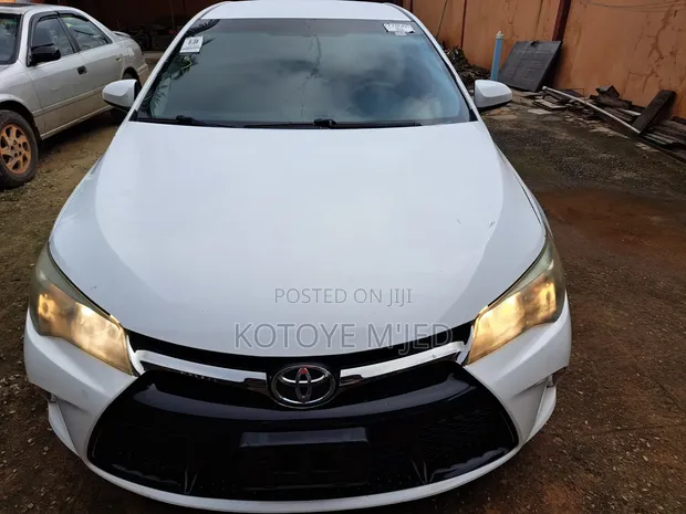 Toyota Camry 2015 Fari - 1