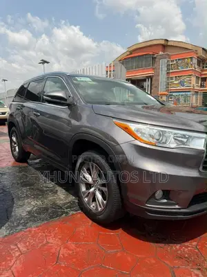 2015 Toyota Highlander XLE AWD SUV