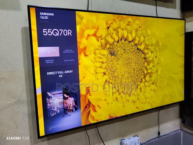 Used Samsung 55" QLED Q70R 4K HDR Gaming TV (2019) - 1