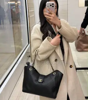 Chanel Grained Leather Shopping Tote - Baki