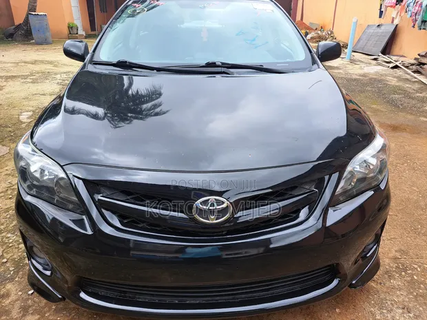 2012 Toyota Corolla Black - 1