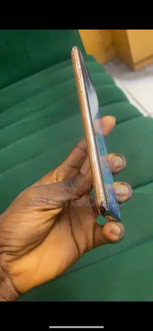 Apple iPhone 11 Pro Max 64GB Gold