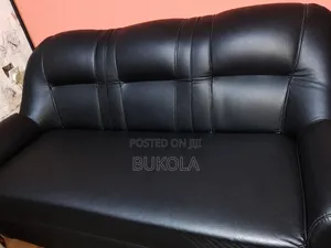 Cikakken Set ɗin Sofar Fata - 2 Na Mutum ɗaya, 1 Na Mutum Biyu, 1 Na Mutum Uku