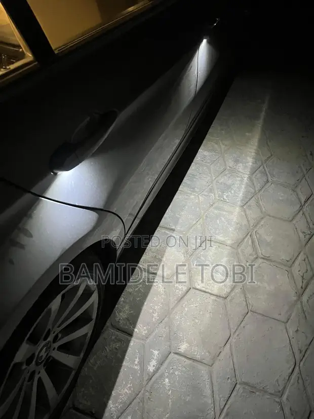 BMW 3 Series 2009 Grey - 1