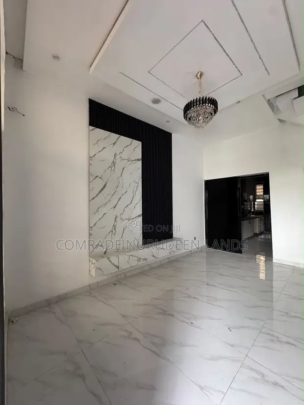 3 Bedroom Duplex Don siyarwa a Ajah - 1