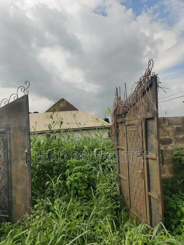 Rabin Rabin Filin Dadi don Siyarwa a Alagbaka GRA Extension, Akure - 1