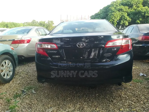Toyota Camry LE Sedan ta 2012 - 1