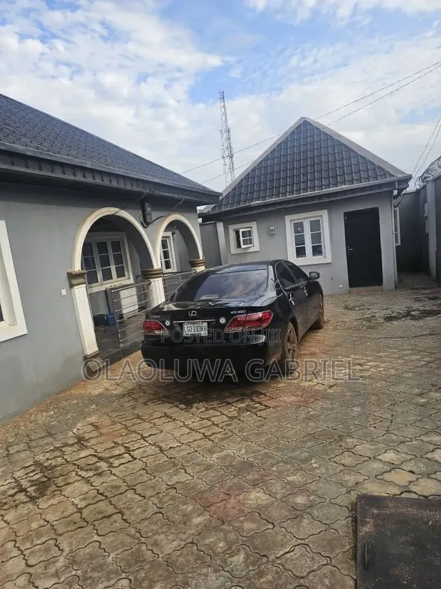 2 Bedroom Block of Flats for Rent a Apata - 1