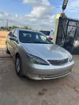 Toyota Camry LE 2.4L Zinariya 2006 - 2