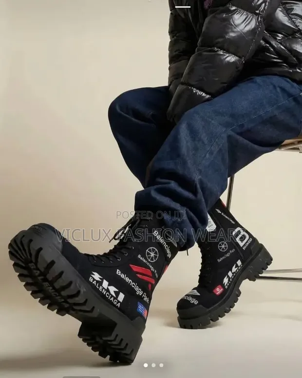 Luxury Balenciaga Men's Black Leather Boots - 1