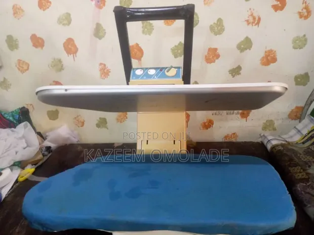 Singer Stoning Machine - 1