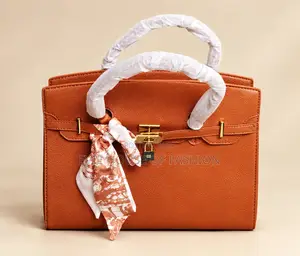 Kyakyawar Jakar Hannu ta Mata - Terracotta/Cognac Brown