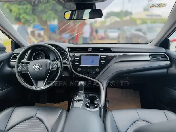 2020 Toyota Camry SE FWD Black - 1