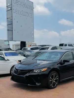 2020 Toyota Camry SE FWD Black